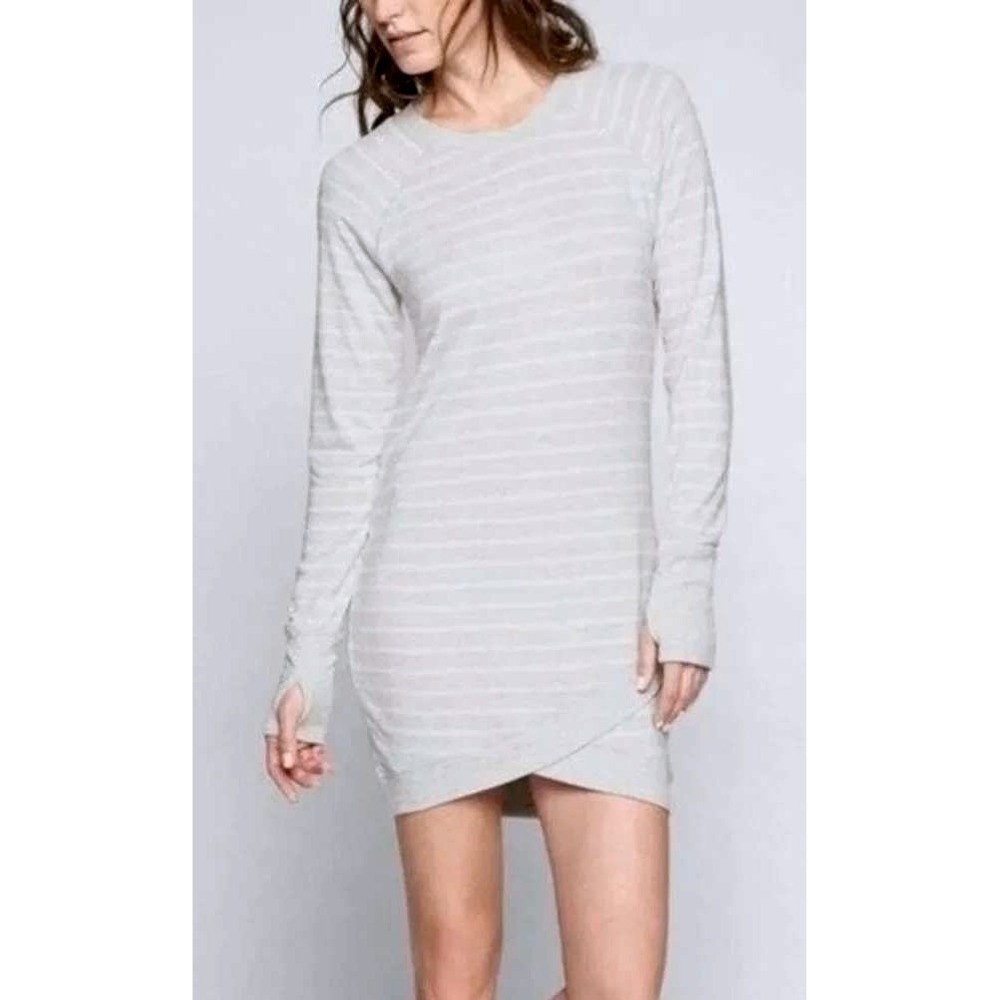 Athleta Stripe Tulip Hem Dress Womens Medium Gray Long Sleeve Athleasure